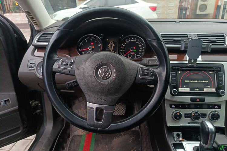Used Volkswagen Magotan 2015 Travel Edition 2.0 TSI Comfort Version Steering Wheel