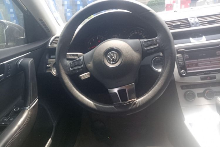 Used Volkswagen Magotan 2015 2.0 TSI Luxury Model Steering Wheel