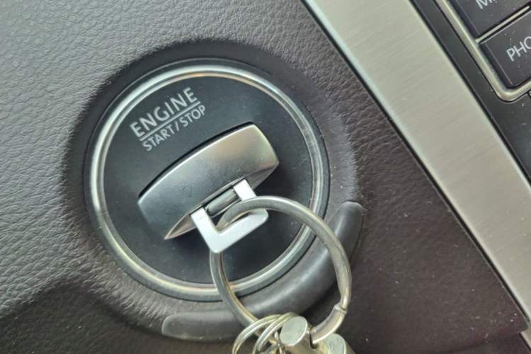 Used Volkswagen Magotan 2015 Travel Edition 2.0 TSI Comfort Version Vehicle Key
