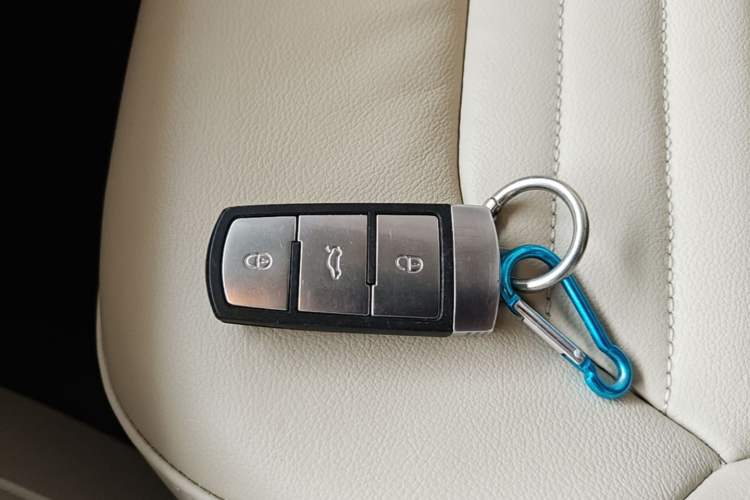 Used Volkswagen Magotan 2015 1.8TSI Advanced Model Vehicle Key
