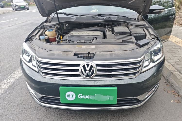 Used Volkswagen Magotan 2015 1.8TSI Prestige Model Engine Bay