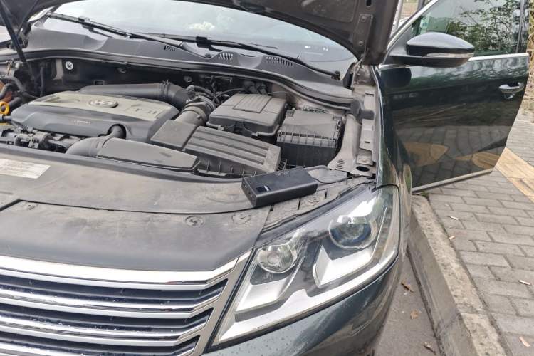 Used Volkswagen Magotan 2015 1.8TSI Prestige Model Engine Bay Left