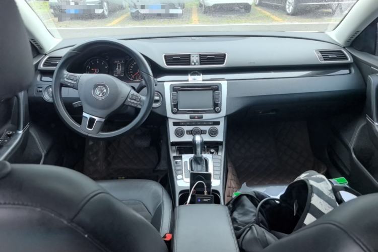 Used Volkswagen Magotan 2015 Facelift 1.8TSI Luxury Model Center Console