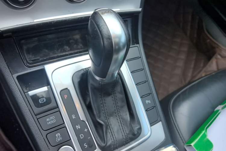 Used Volkswagen Magotan 2015 Facelift 1.8TSI Luxury Model Gear Lever