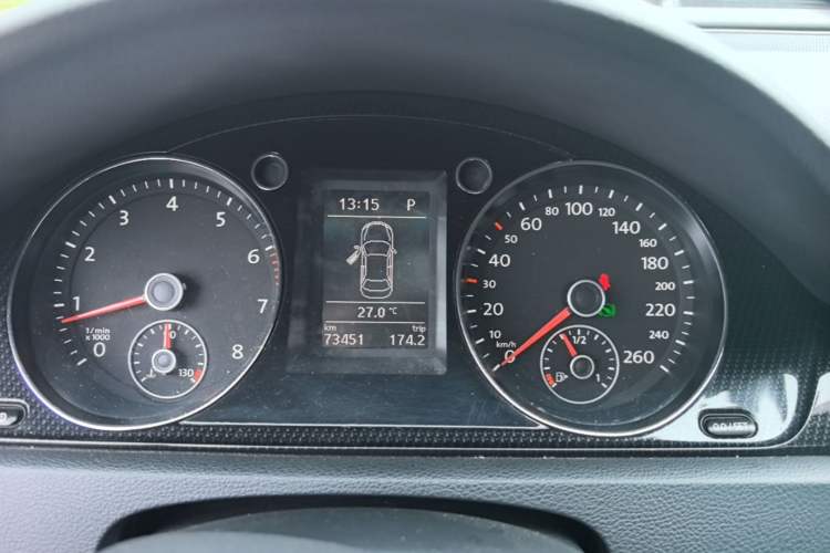 Used Volkswagen Magotan 2015 Facelift 1.8TSI Luxury Model Instrument Cluster