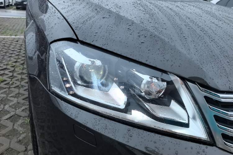 Used Volkswagen Magotan 2015 Facelift 1.8TSI Luxury Model Right Front Headlight