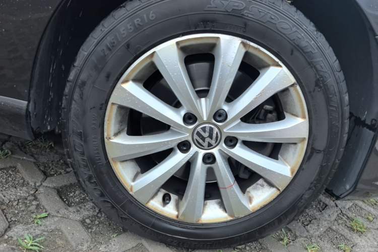 Used Volkswagen Magotan 2015 Facelift 1.8TSI Luxury Model Right Front Wheel Hub