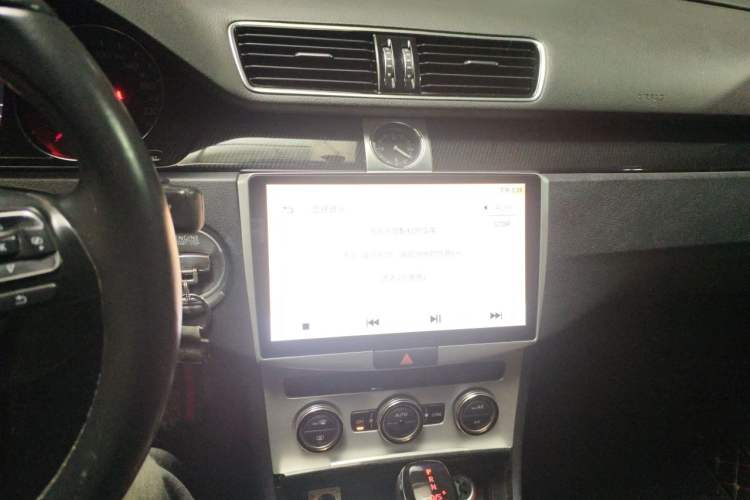 Used Volkswagen Magotan 2015 1.8TSI Luxury Model Audio And AC Panel