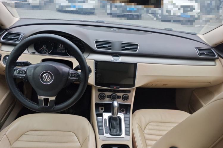 Used Volkswagen Magotan 2015 1.8TSI Comfort Model Center Console