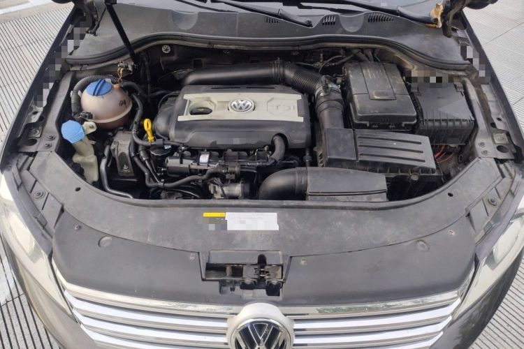 Used Volkswagen Magotan 2015 1.8TSI Prestige Model Engine Bay