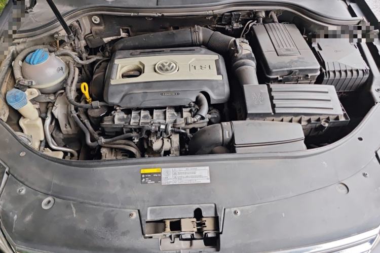 Used Volkswagen Magotan 2015 1.8TSI Advanced Model Engine Bay