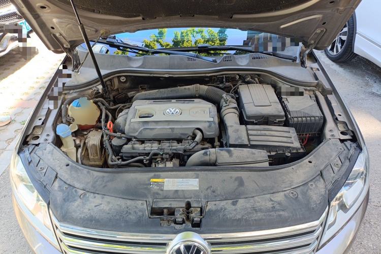 Used Volkswagen Magotan 2015 1.8TSI Prestige Model Engine Bay