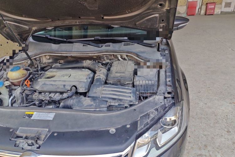 Used Volkswagen Magotan 2015 1.8TSI Prestige Model Engine Bay Left