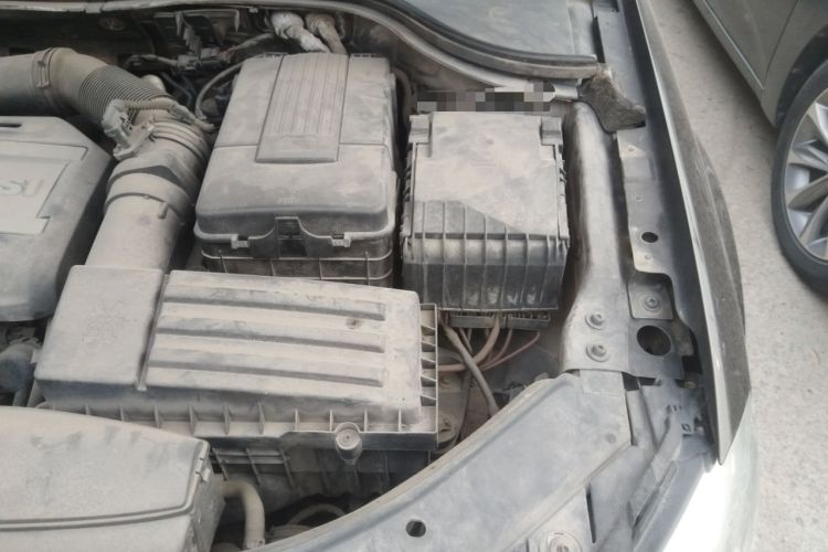 Used Volkswagen Magotan 2015 Revised Version 2.0 TSI Prestige Edition Engine Bay Left