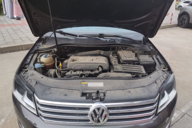 Used Volkswagen Magotan 2015 1.8TSI Advanced Model Engine Bay