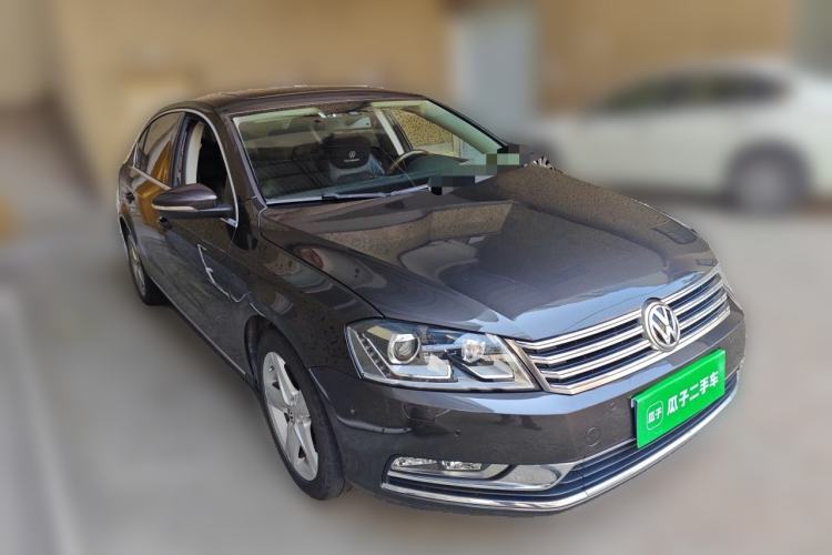 Used Volkswagen Magotan 2015 1.8TSI Prestige Model Front Right 45 Deg