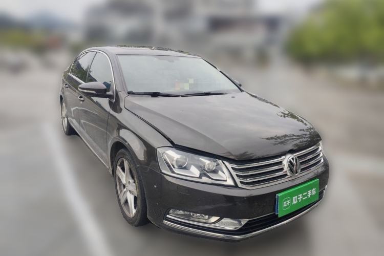 Used Volkswagen Magotan 2015 1.8TSI Prestige Model Front Right 45 Deg