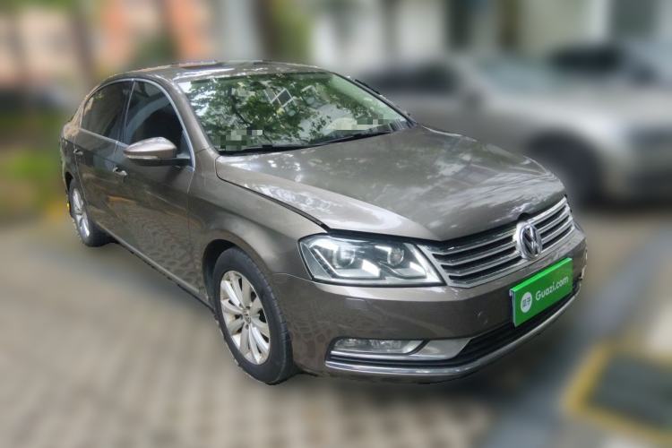 Used Volkswagen Magotan 2015 1.8TSI Luxury Model Front Right 45 Deg
