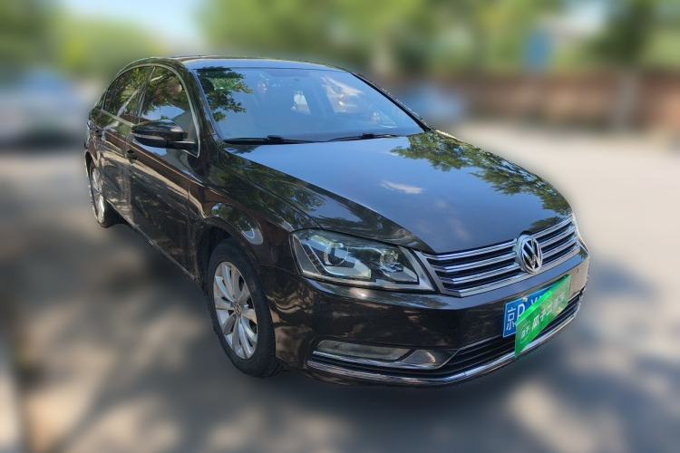 Used Volkswagen Magotan 2015 1.8TSI Luxury Model Front Right 45 Deg