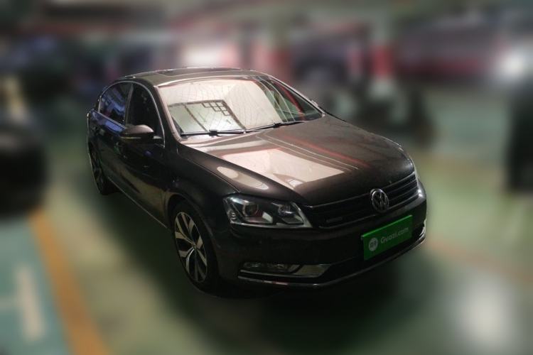 Used Volkswagen Magotan 2015 1.8TSI Luxury Model Front Right 45 Deg