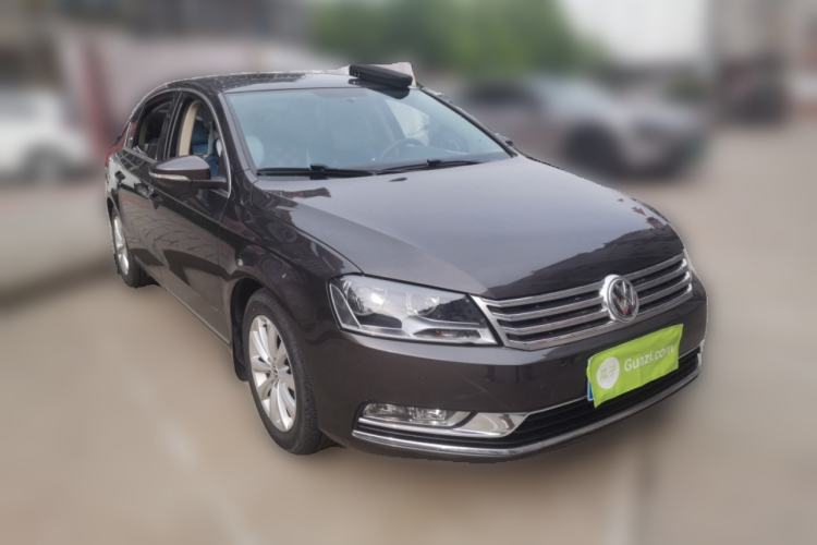 Used Volkswagen Magotan 2015 1.8TSI Advanced Model Front Right 45 Deg
