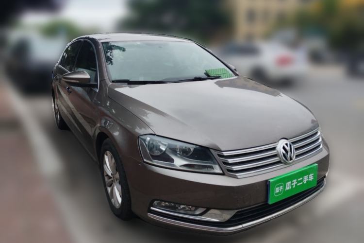 Used Volkswagen Magotan 2015 1.8TSI Advanced Model Front Right 45 Deg
