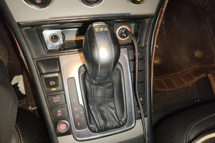 Used Volkswagen Magotan 2015 1.8TSI Prestige Model Gear Lever