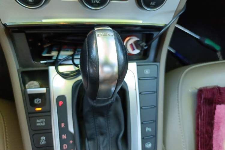 Used Volkswagen Magotan 2015 1.8TSI Prestige Model Gear Lever