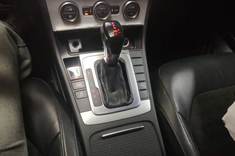 Used Volkswagen Magotan 2015 1.8TSI Luxury Model Gear Lever