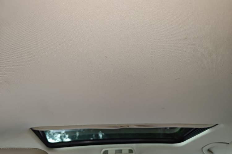 Used Volkswagen Magotan 2015 1.8TSI Advanced Model Headliner