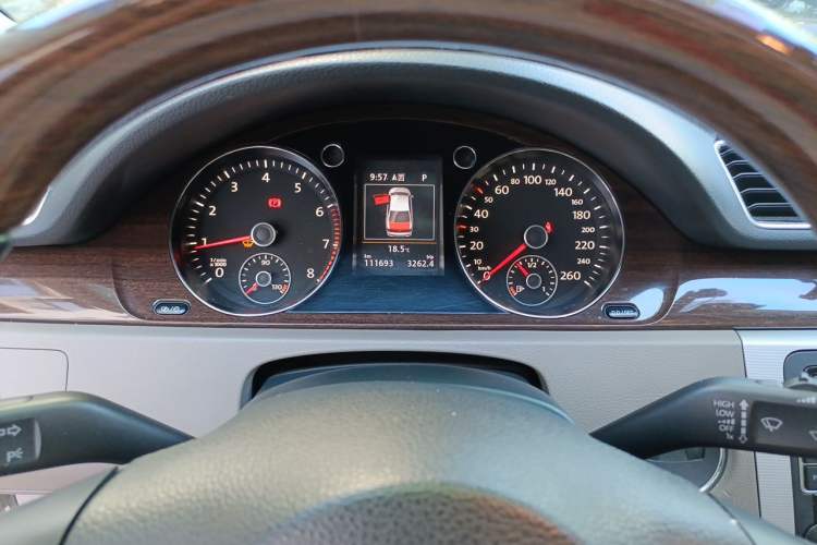 Used Volkswagen Magotan 2015 1.8TSI Prestige Model Instrument Cluster
