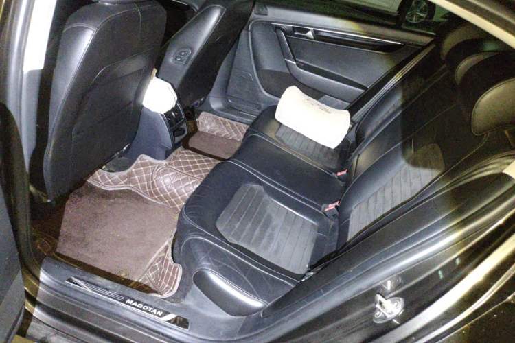 Used Volkswagen Magotan 2015 1.8TSI Luxury Model Left Rear Seat
