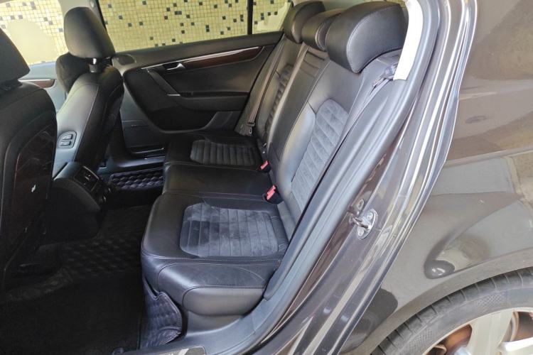 Used Volkswagen Magotan 2015 1.8TSI Prestige Model Left Rear Seat