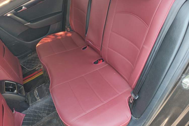 Used Volkswagen Magotan 2015 1.8TSI Luxury Model Left Rear Seat