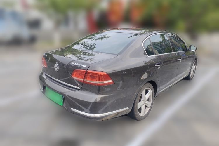 Used Volkswagen Magotan 2015 1.8TSI Prestige Model Rear Right 45 Deg