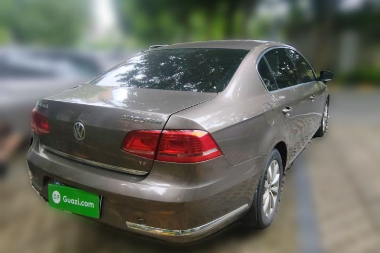 Used Volkswagen Magotan 2015 1.8TSI Luxury Model Rear Right 45 Deg