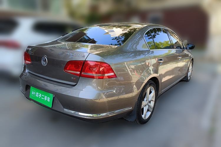 Used Volkswagen Magotan 2015 1.8TSI Prestige Model Rear Right 45 Deg