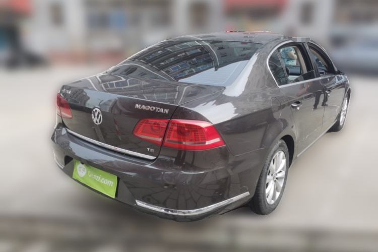 Used Volkswagen Magotan 2015 1.8TSI Advanced Model Rear Right 45 Deg