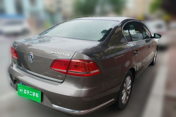 Used Volkswagen Magotan 2015 1.8TSI Advanced Model Rear Right 45 Deg