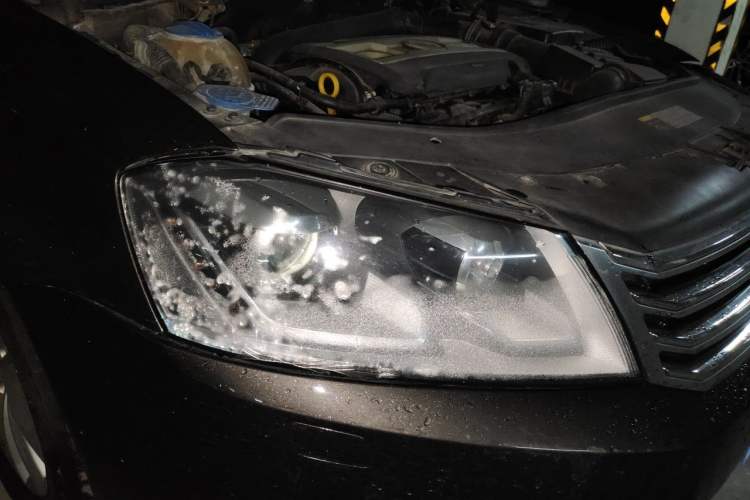 Used Volkswagen Magotan 2015 1.8TSI Luxury Model Right Front Headlight