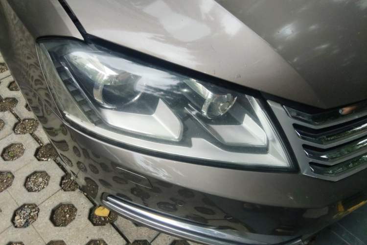 Used Volkswagen Magotan 2015 1.8TSI Luxury Model Right Front Headlight