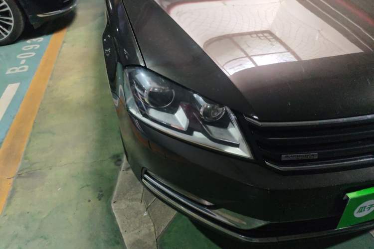 Used Volkswagen Magotan 2015 1.8TSI Luxury Model Right Front Headlight
