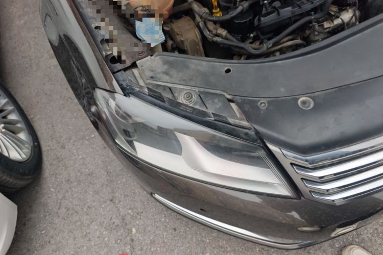 Used Volkswagen Magotan 2015 1.8TSI Comfort Model Right Front Headlight