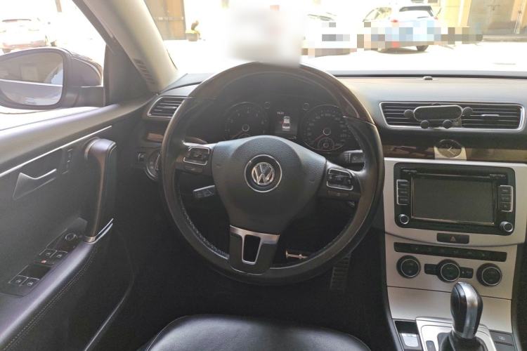 Used Volkswagen Magotan 2015 1.8TSI Prestige Model Steering Wheel