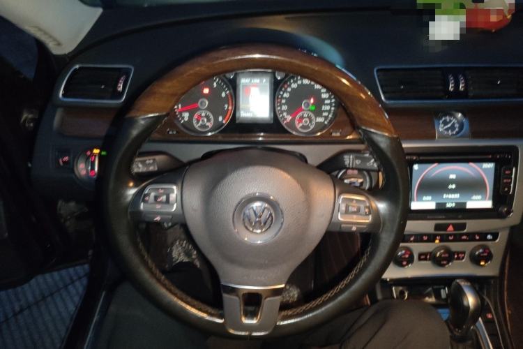 Used Volkswagen Magotan 2015 1.8TSI Prestige Model Steering Wheel
