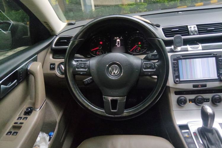 Used Volkswagen Magotan 2015 1.8TSI Luxury Model Steering Wheel