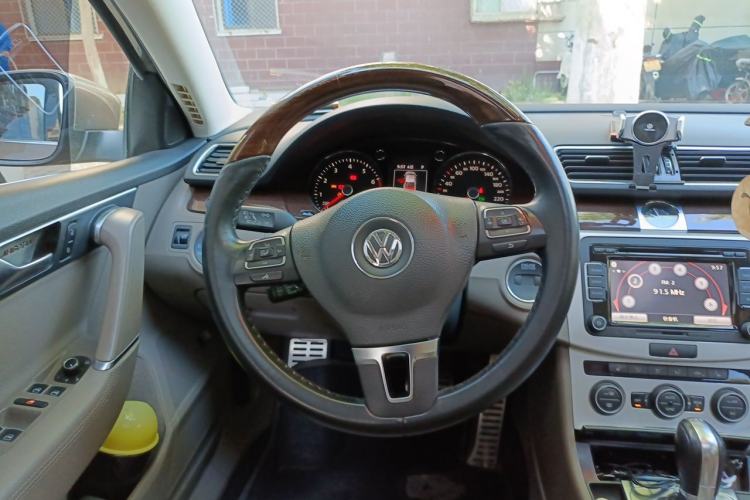 Used Volkswagen Magotan 2015 1.8TSI Prestige Model Steering Wheel