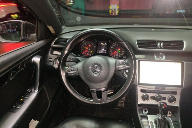 Used Volkswagen Magotan 2015 1.8TSI Luxury Model Steering Wheel
