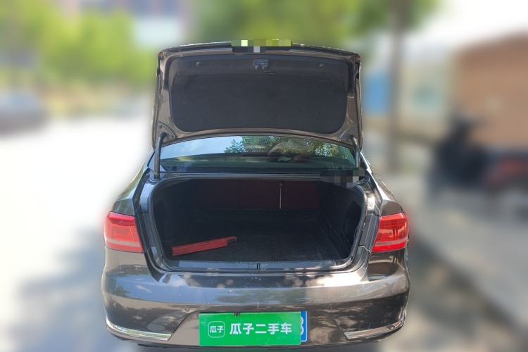Used Volkswagen Magotan 2015 1.8TSI Luxury Model Trunk