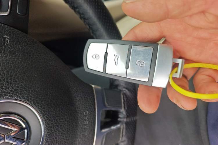 Used Volkswagen Magotan 2015 1.8TSI Comfort Model Vehicle Key